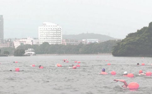 一次有趣的冬泳作文