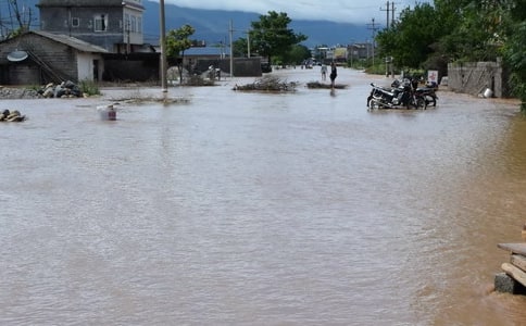 关于洪水的作文