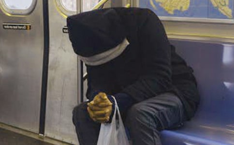 高中优秀作文:我们在哭泣,却没有眼泪