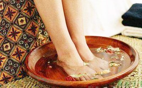 冬季泡脚注意事项
