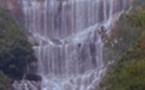 游卢崖瀑布优秀作文