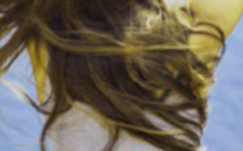 头发干枯毛躁的解决方法及注意事项